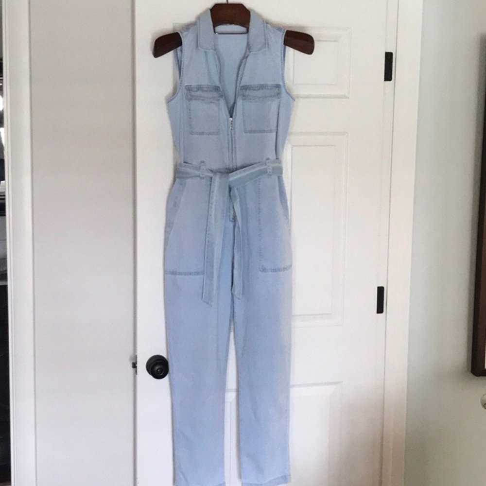 Pristine excellent Cloth and Stone Anthro denim zip jumpsuit sleeveless - Picture 2 of 9